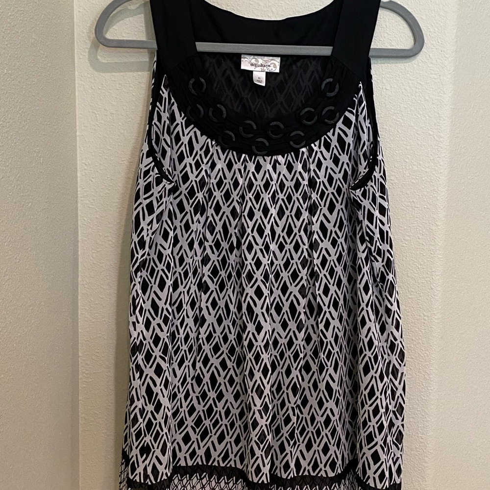 Dressbarn black & white blouse